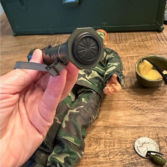 Vintage 1996 G.I. Joe action soldier by Hasbro - Camo painted face and M136 AT4 - Picture 11 of 15